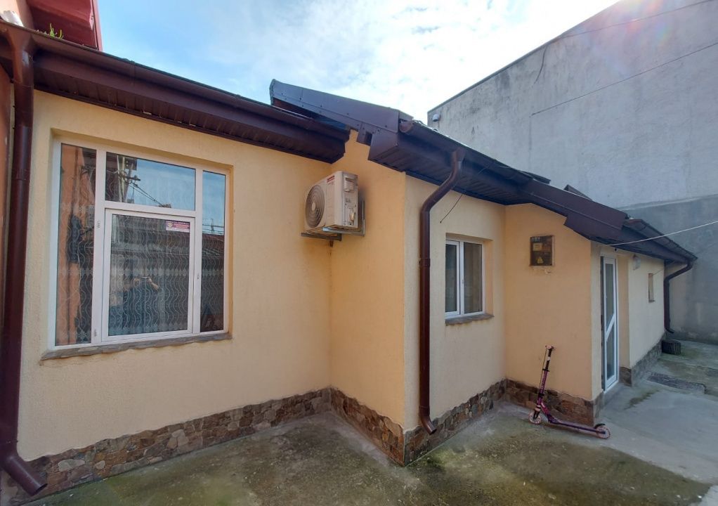 Casă cu 2 camere de închiriat în zona centrală – mobilată, utilată – fotografia 1 din 10