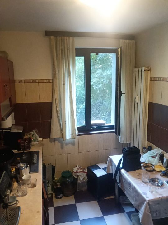 Apartament 3 camere -12 minute de mers  pana la metrou Costin Giorgian – fotografia 7 din 11