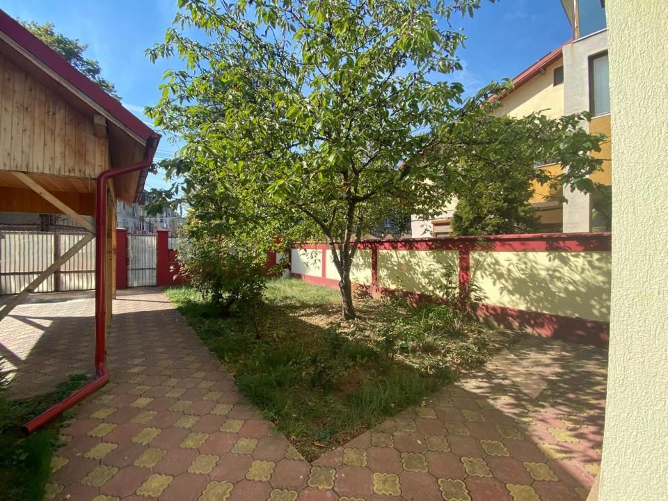 Casa familiei tale lângă Bulevardul Castanilor – fotografia 15 din 17