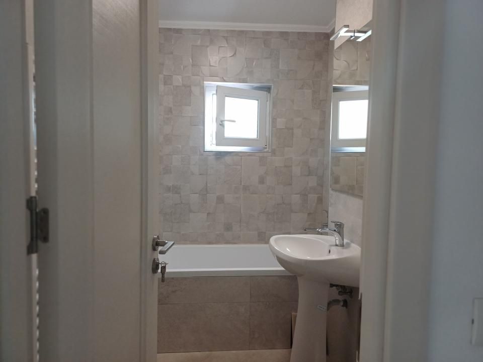 Inchiriere apartament 3 camere  Central – fotografia 12 din 16