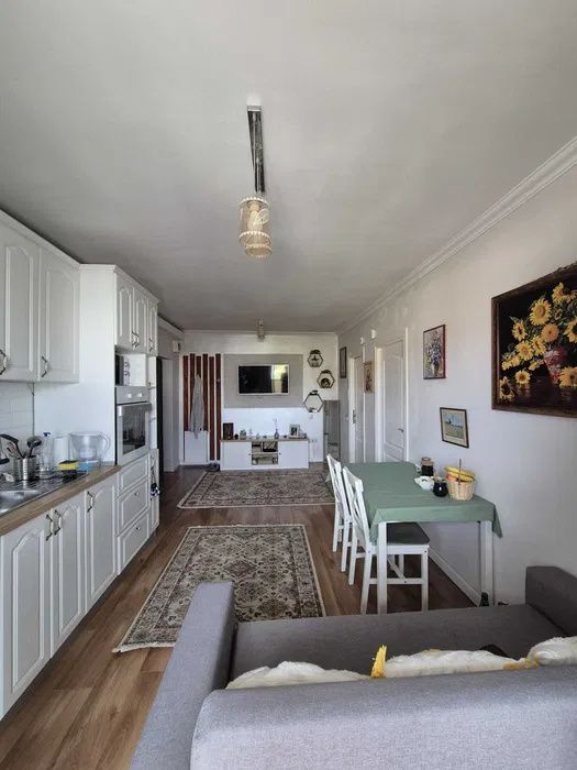 Apartament 3 camere | etaj 1 | parcare | zona Florilor – fotografia 1 din 8