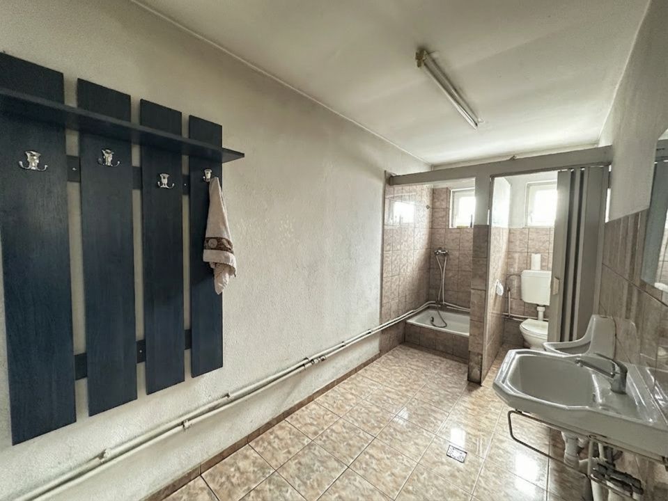 Hala de vanzare 259 mp cu teren 750 mp utilitati – fotografia 8 din 18