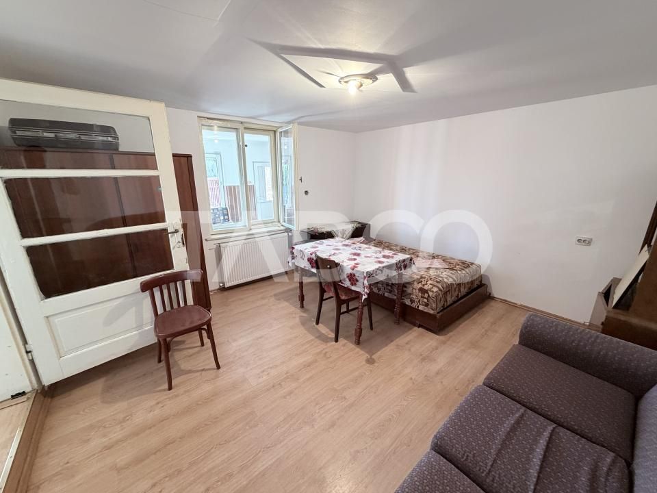 Casa individuala 500 mp teren cu acces auto in curte in Sura Mare – fotografia 6 din 12
