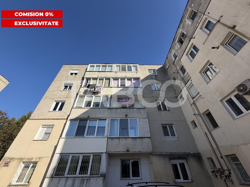 Apartament decomandat 2 camere 40 mpu etaj 2 zona 13 Decembrie – fotografia 1 din 6