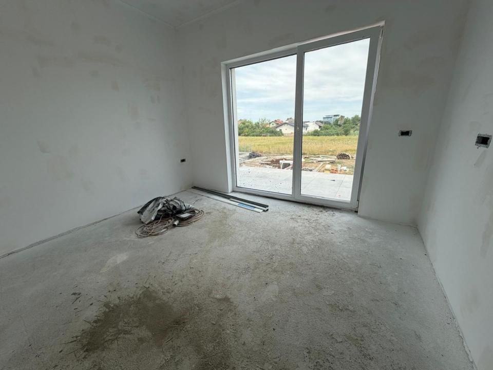 Triplex in Sacalaz | Finisaje premium | 3 camere | Asfalt | 2 terase – fotografia 5 din 13