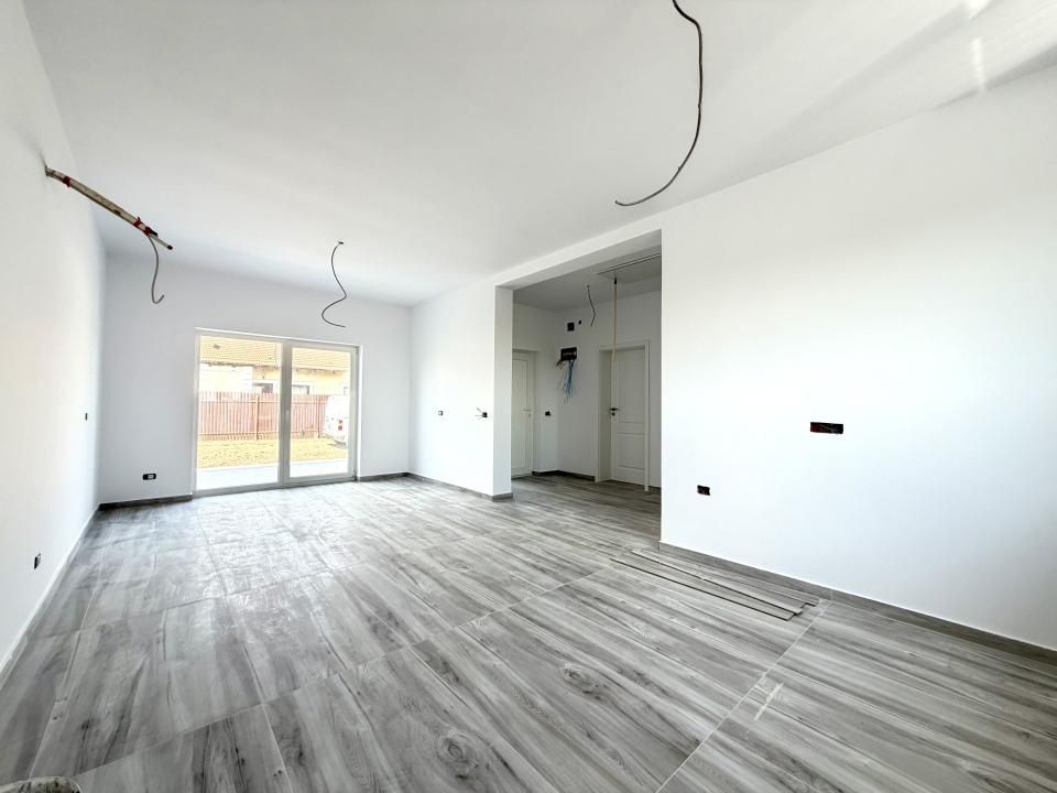 Casa individuala cu 3 camere, 68 mp utili, 290 mp teren - Sanandrei – fotografia 1 din 11