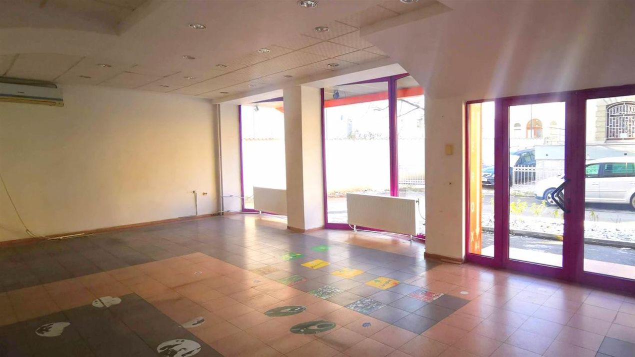 DE INCHIRIAT - SPATIU COMERCIAL CENTRAL 92 MP – fotografia 4 din 15