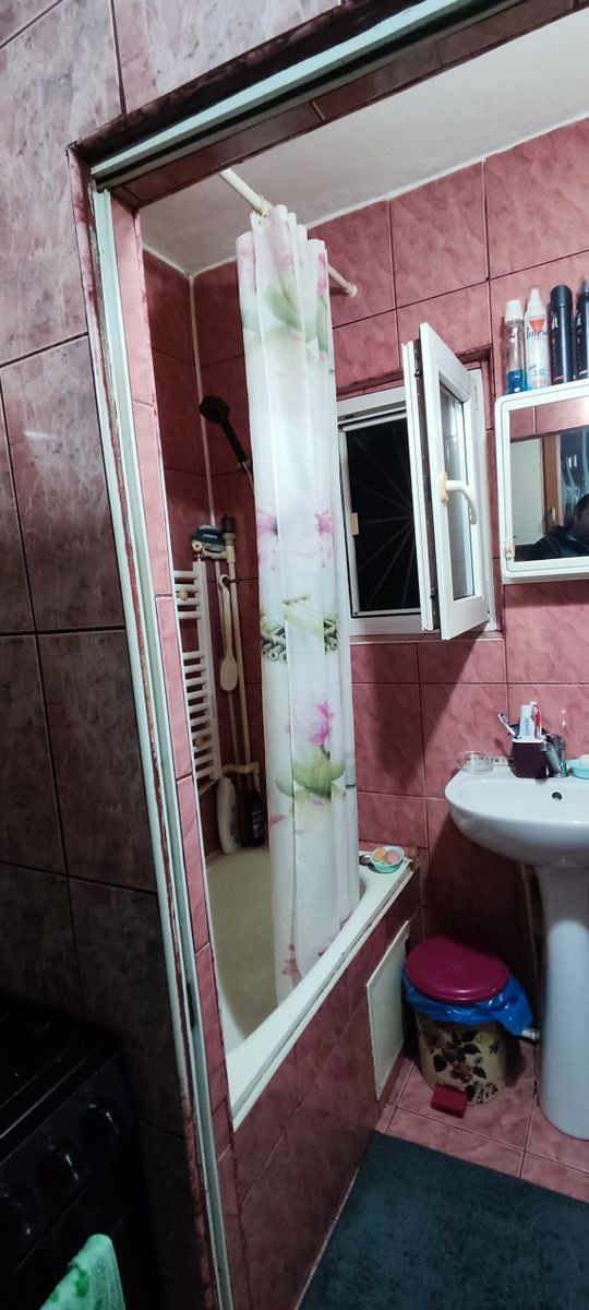 Garsonieră cochetă, mobilată, vedere panoramică, parcare inclusă – fotografia 8 din 9