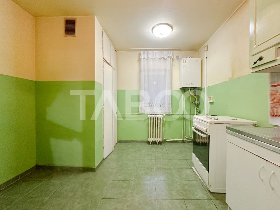 Apartament cu 4 camere strada Maramuresului zona Gara de vanzare – fotografia 1 din 8