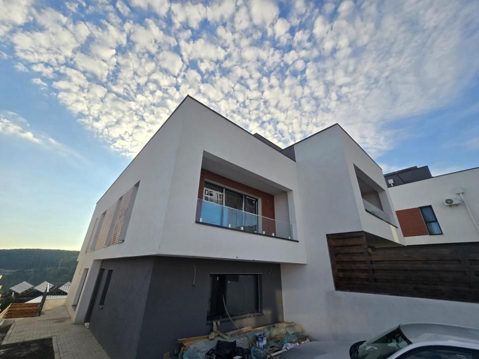 Duplex cu 180 mp utili, terasă panoramică și teren 250 mp | Zona Vivo – fotografia 1 din 13
