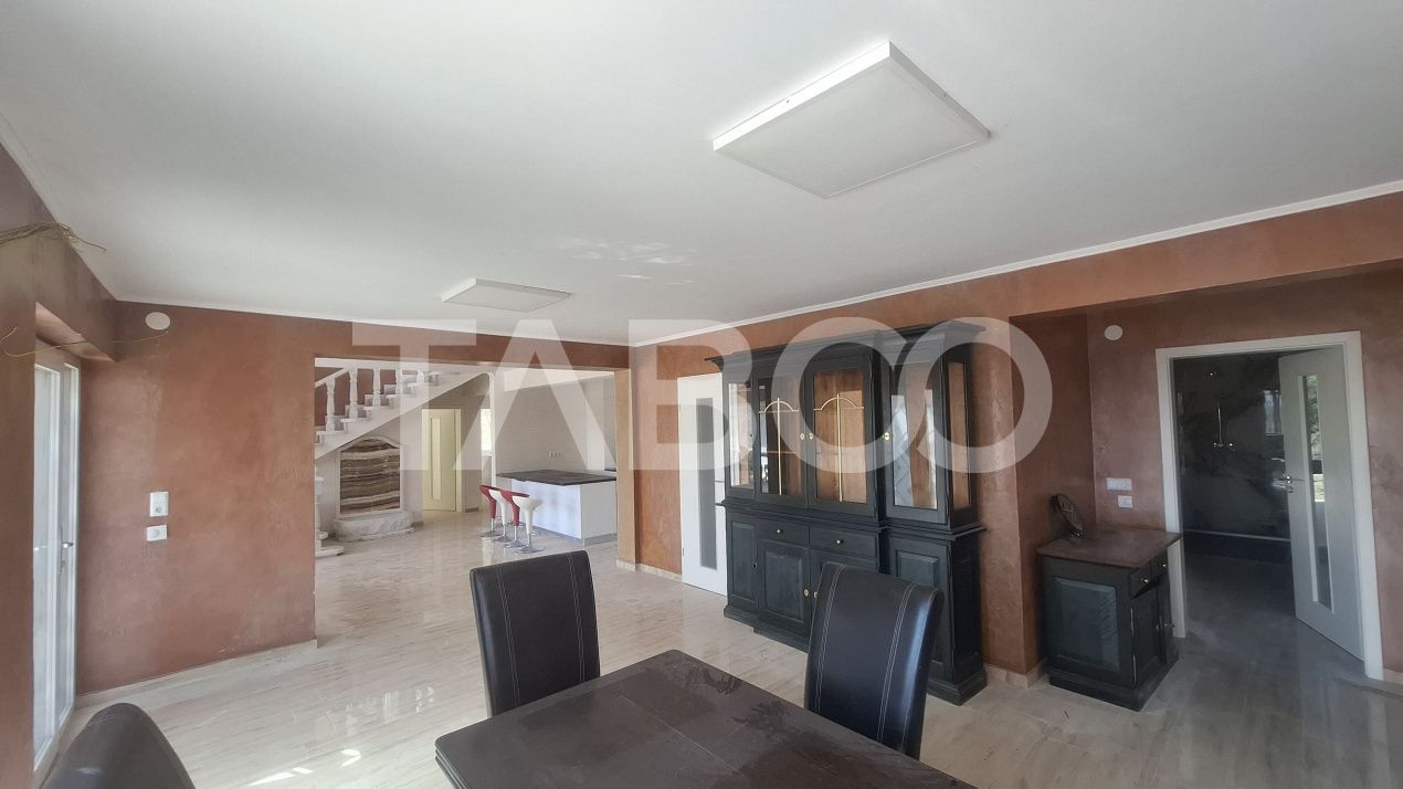 Casa de vanzare 405 mp utili 2 garaje 250 mp terase Slimnic Sibiu – fotografia 3 din 19