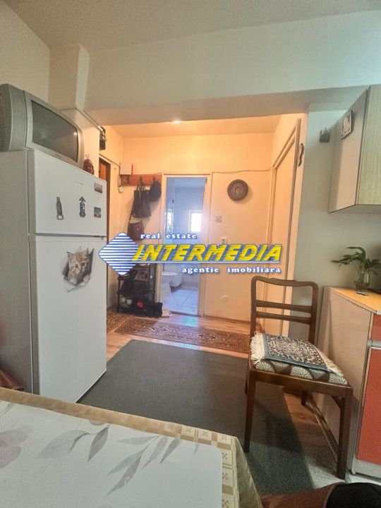 Garsoniera decomandata 32 mp de vanzare etaj 1 Cetate – fotografia 3 din 9