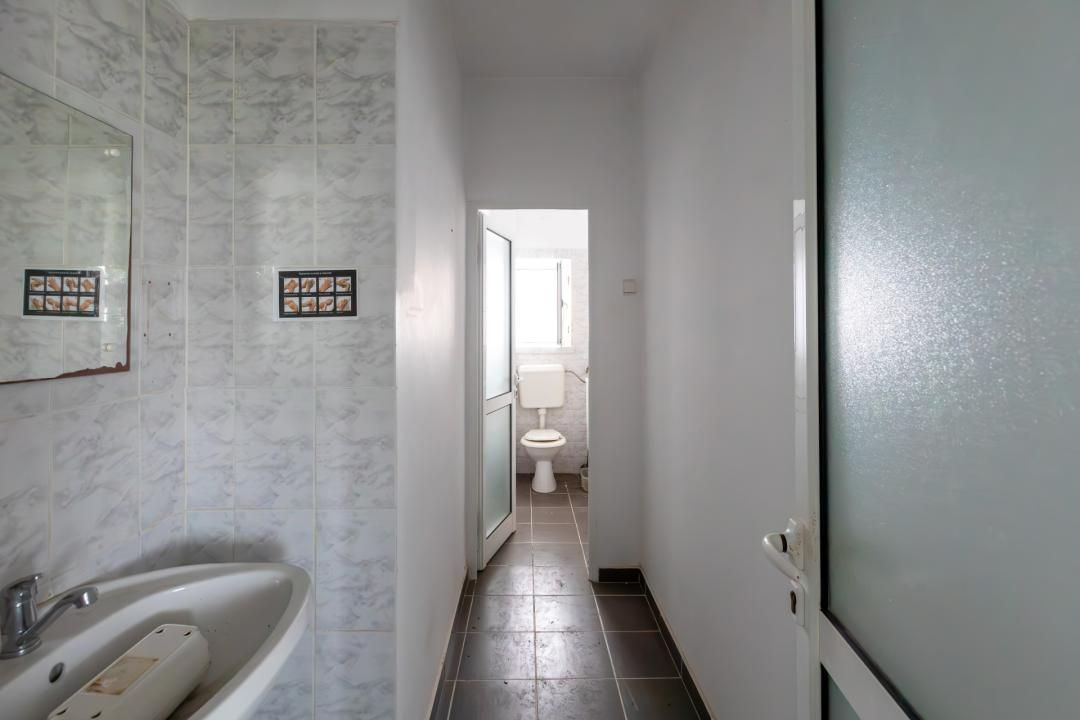 Proprietate de vânzare pentru investiție–teren 3874mp+construcții 989mp, Bacău – fotografia 25 din 47