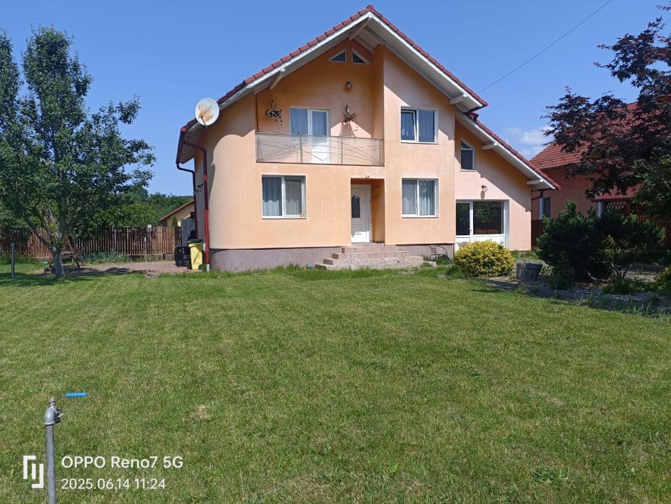Casă vilă de vânzare în mun. Reghin, zona Unirii. 0 comision – fotografia 1 din 21