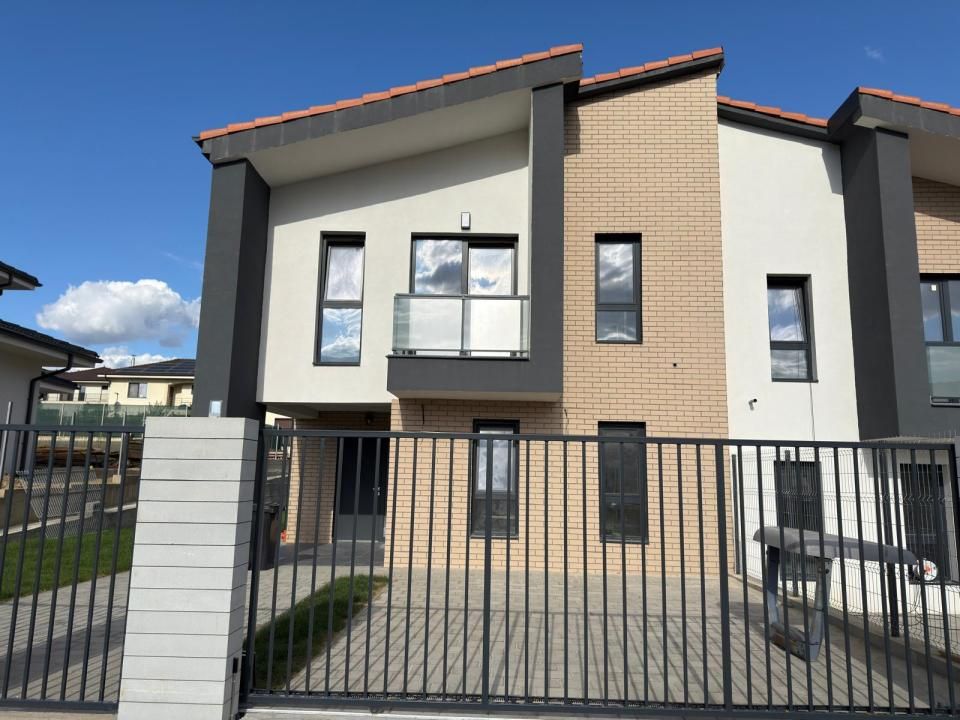 Casă modernă P+E | 120 mp utili | 355 mp teren | Panouri fotovoltaice | – fotografia 1 din 11