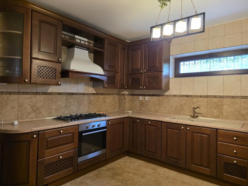 Casă Individuală în Pipera | 242 mp | Zonă Liniștită | Curte Privată – fotografia 5 din 23