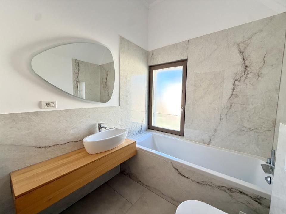 Casa spatioasa, 5 camere, 121 mp utili, 340 mp teren - Dumbravita – fotografia 12 din 15