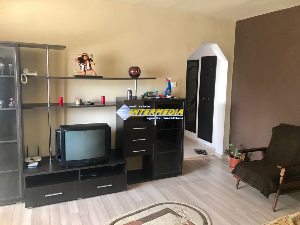 Vanzare apartament 3 camere Alba Iulia CETATE Bd.Transilvaniei Mobilat si Utilat – fotografia 3 din 12