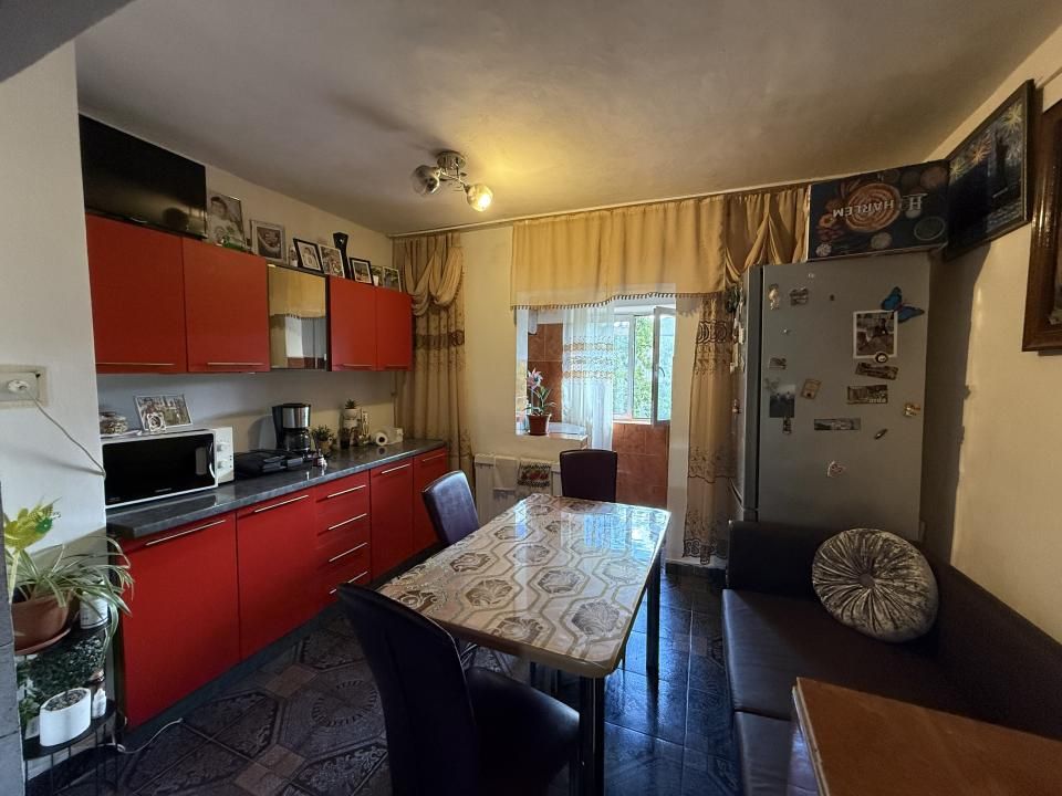 Apartament cu 2 camere, decomandat, 50 mp utili, etaj 3 - Soarelui – fotografia 3 din 4