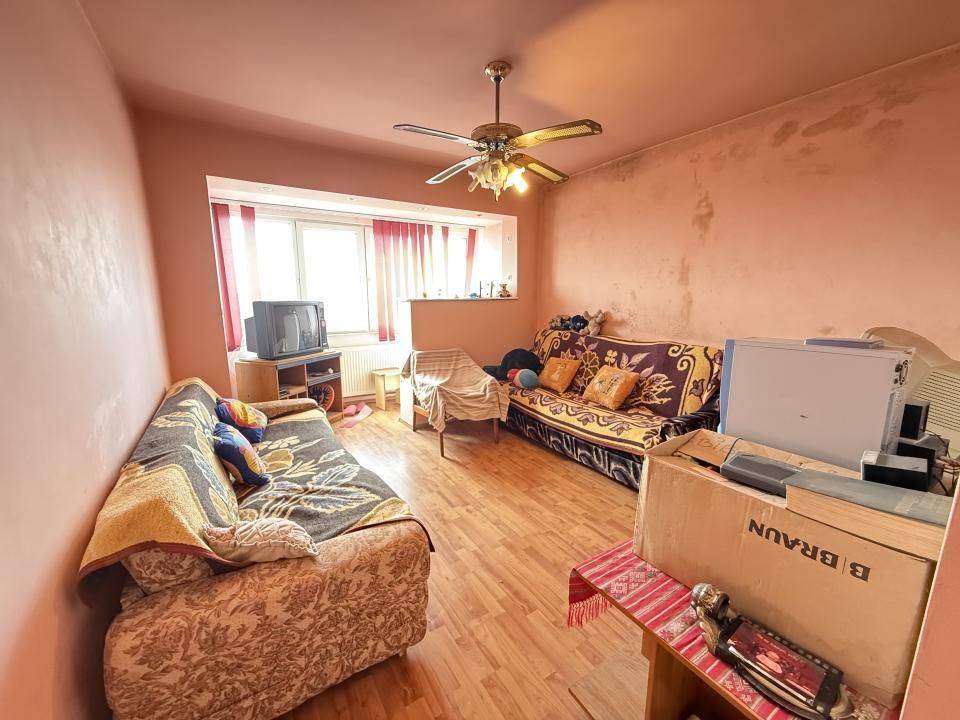 Apartament 3 camere, decomandat, etaj 10, bloc cu lift - Complexul Studentesc – fotografia 1 din 7