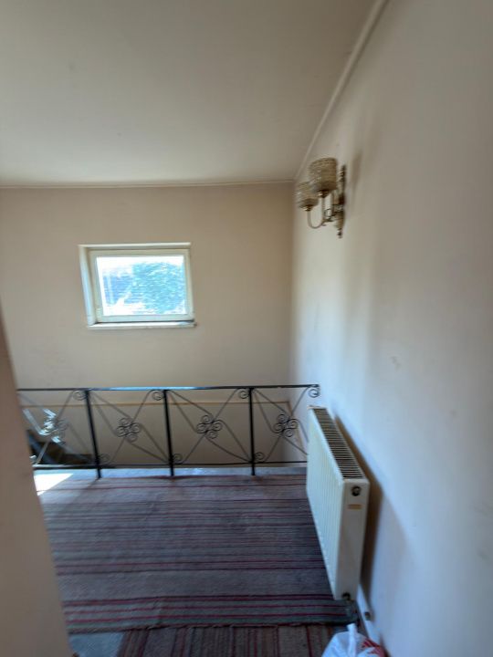 Casă P+1 de vânzare, 4 camere, aproape de centru, ideală pentru locuit – fotografia 7 din 9
