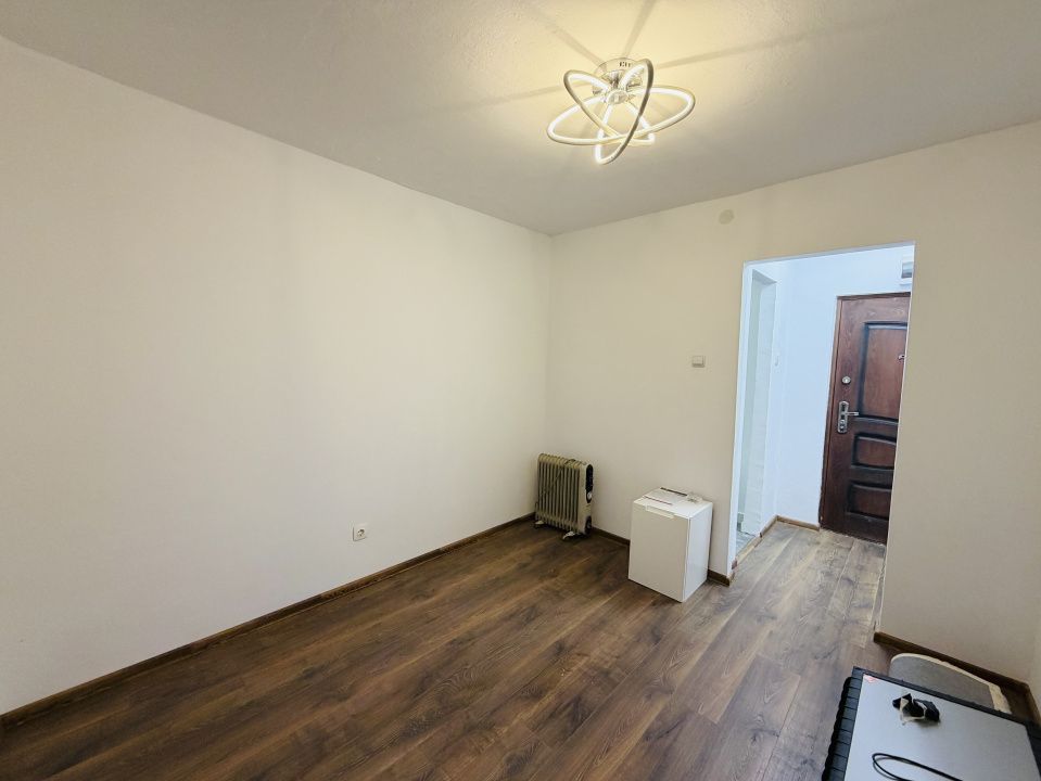 Garsoniera de 14mp, la etaj 4, in zona Fratelia – fotografia 1 din 5