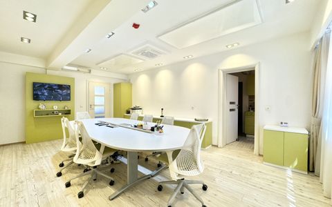 Sediu companie, birouri si spatii auxiliare | 1.081 mp utili | Teren 2.021 mp