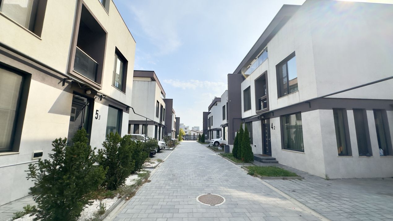 Duplex modern de vanzare in Mamaia Nord P+1 │ Loc de parcare │ Terasa spatioasa – fotografia 28 din 29