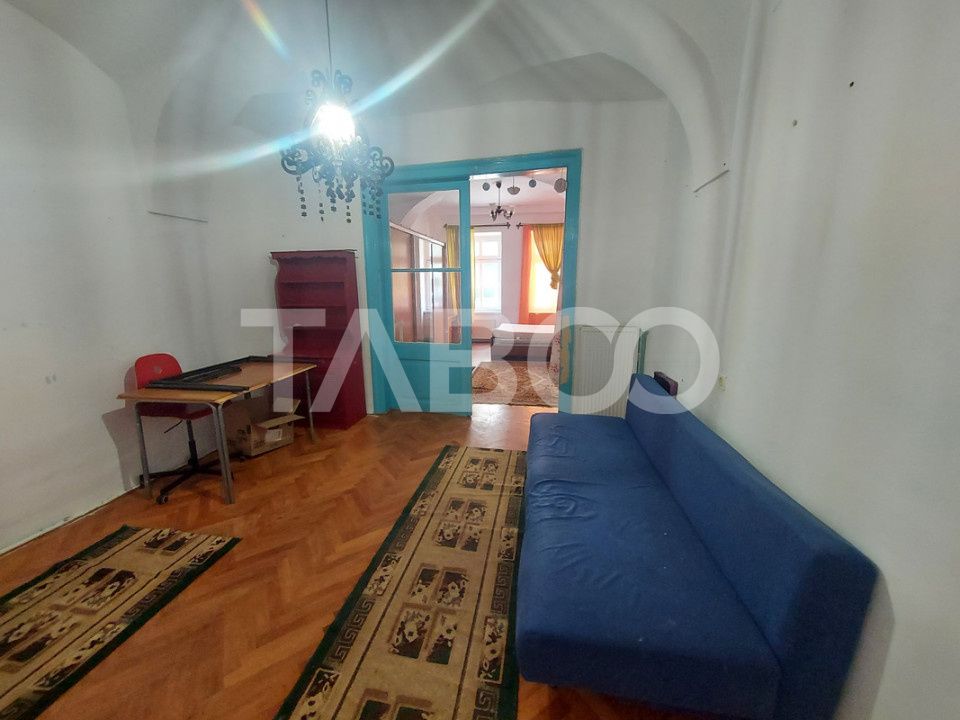 Apartament de vanzare 2 camere 68 mpu pivnita in Centrul Istoric Sibiu – fotografia 2 din 4