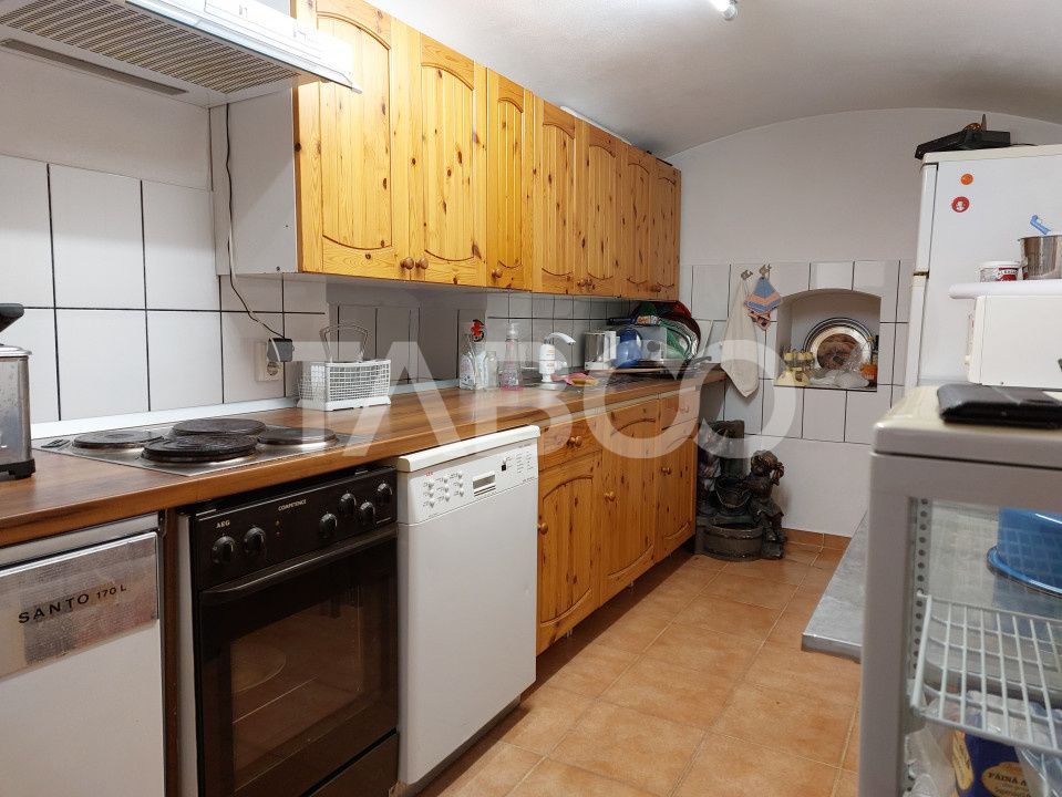 Casa si curte pretabila pentru 2 familii 980 mp teren liber Cisnadie – fotografia 24 din 32