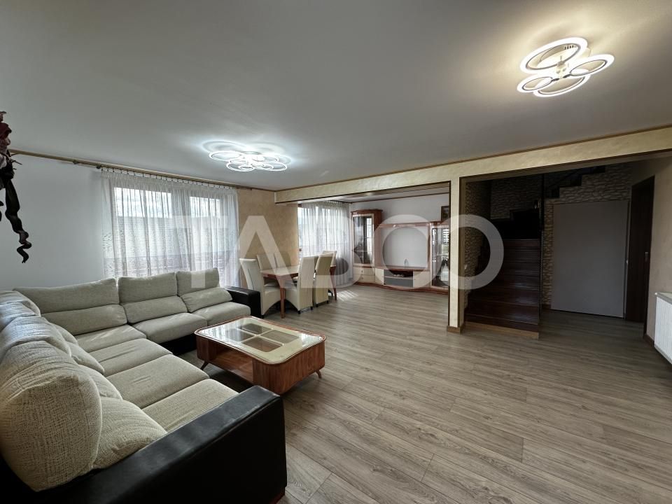 Casa de vanzare cu 5 camere si teren 426 mp 2 fronturi in Arhitectilor – fotografia 1 din 11