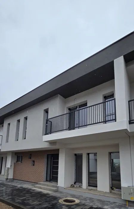 Ocazie - casă tip triplex, 2025, Terra, Floresti - cel mai ieftin pret! – fotografia 1 din 14