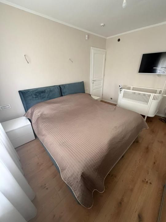 Apartament 3 camere complet renovat, garaj + parcare, aproape de centru – fotografia 6 din 11