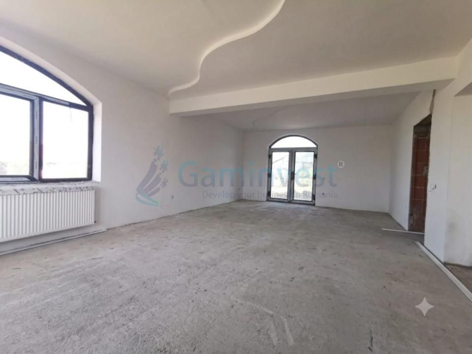 Casa de vanzare cu 4 camere in Osorhei, 1433 mp teren, Bihor – fotografia 3 din 12