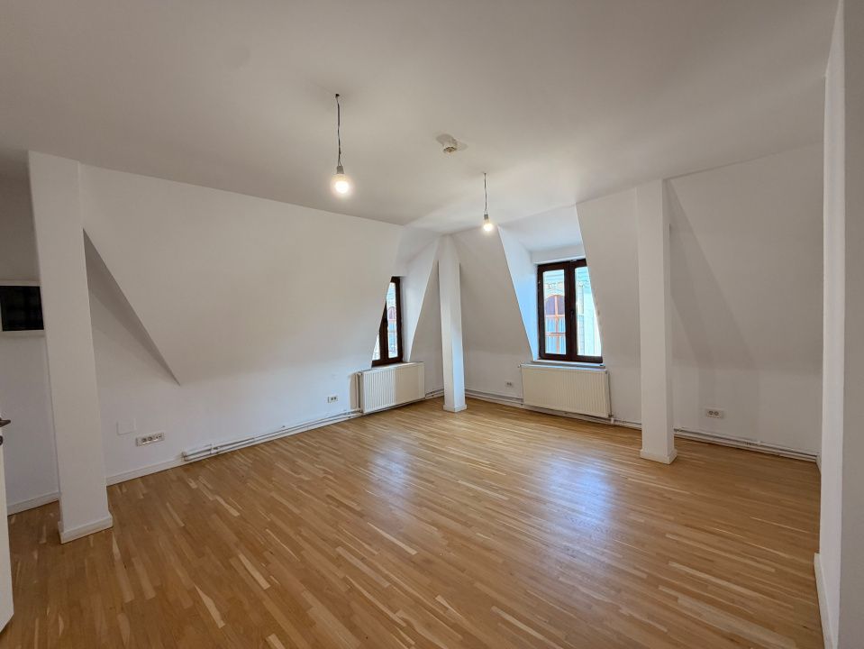 Vilă P+2+M | Pretabil Firma/Studio Foto/Video/Pilates/ Ultracentral | 3 intrări – fotografia 16 din 30