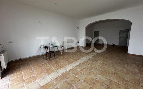 Spatiu comercial 50 mp de inchiriat in centrul Cristianului cu vad bun