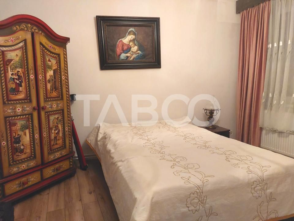 Casa 45 mp 1 dormitor bucatarie baie hol loc parcare in curte Sadu – fotografia 7 din 12