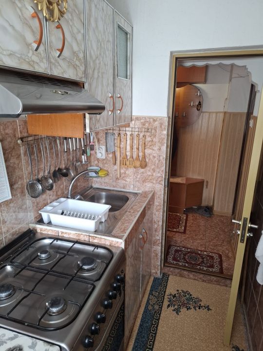 Apartament 2 camere de vânzare în zona Km 4-5 – mobilat, etaj intermediar – fotografia 8 din 12
