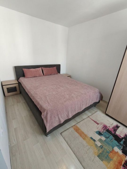 Apartament 2 camere de vânzare în Tomis Nord, Constanța – mobilat și utilat – fotografia 2 din 5