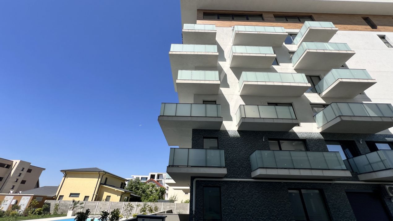 Apartament cu vedere spre curtea interioara, spre piscina in bloc finalizat – fotografia 21 din 23