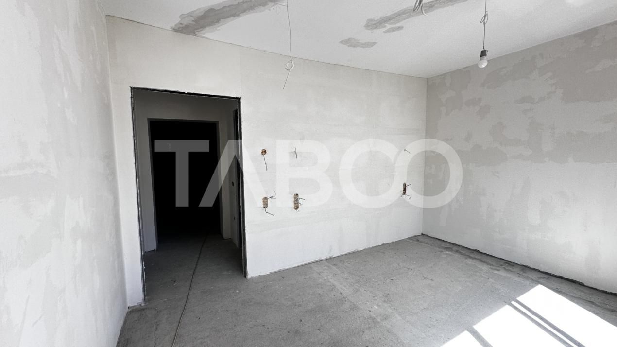 De vanzare apartament 3 camere 56mp nemobilat cu balcon Central – fotografia 3 din 6