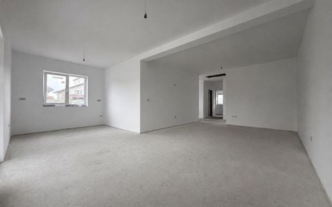 Duplex cu 4 camere, 96 mp utili, 16 mp terasa, 370 mp teren - Sag