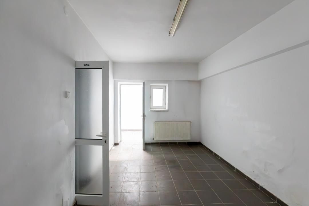 Proprietate de vânzare pentru investiție–teren 3874mp+construcții 989mp, Bacău – fotografia 9 din 47