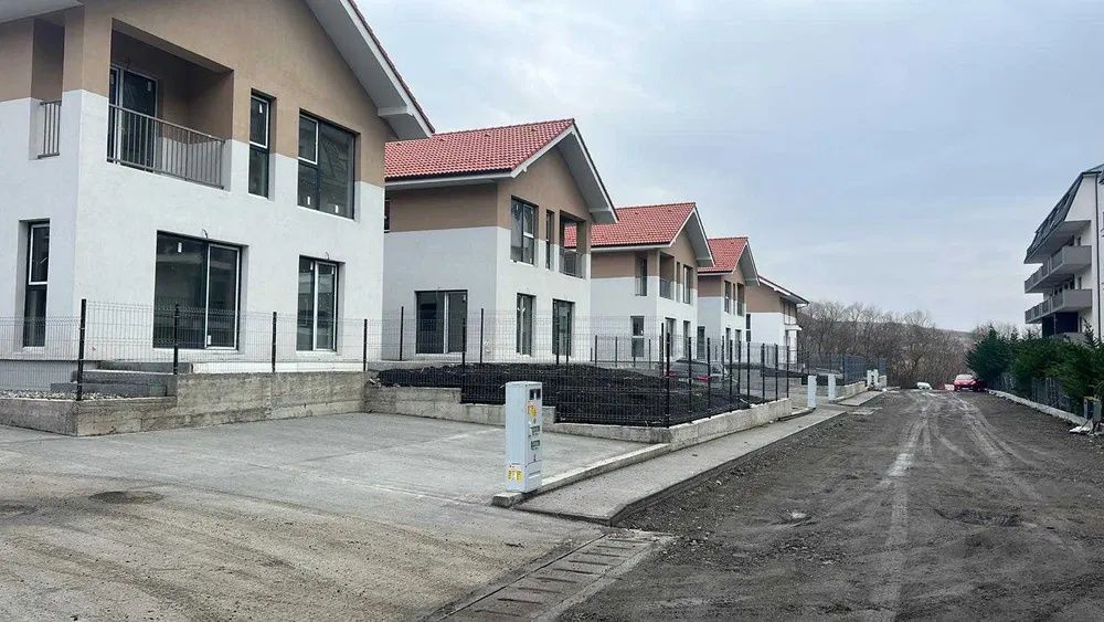 Duplex, 118 mp utili, teren 550 mp | intrare în Chinteni – fotografia 2 din 6