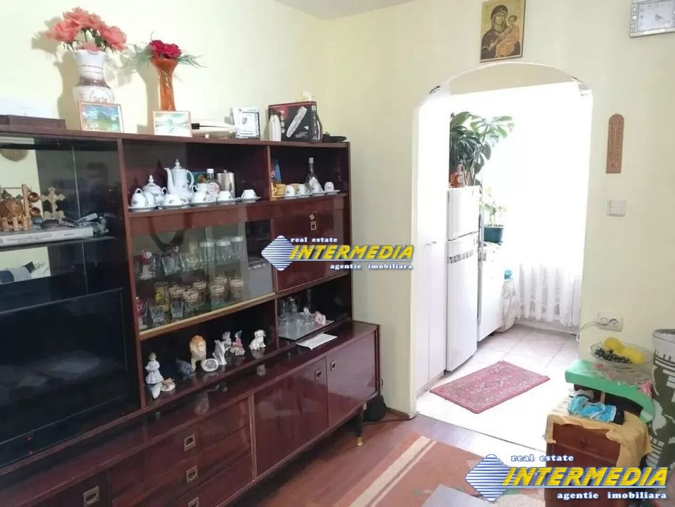 Garsoniera de vanzare in Cetate Alba Iulia etaj intermediar mobilata si utilata – fotografia 5 din 5