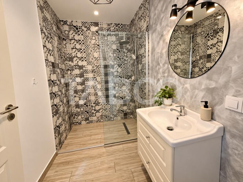 Casa spatioasa de inchiriat 5 camere 2 bai 2 locuri parcare Selimbar – fotografia 18 din 21