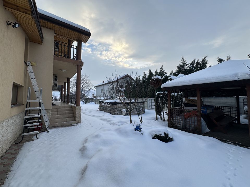 Casa D+P+1 Garaj dublu 2 Terase 925 mp Teren CETATE Kaufland Finisata Mobilata – fotografia 9 din 65