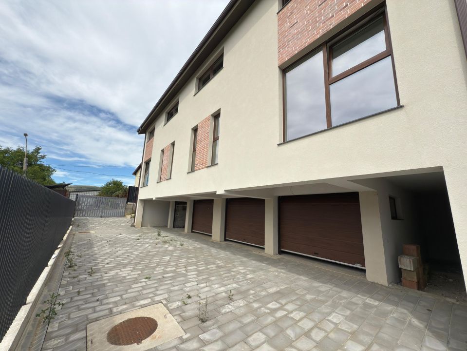 Unitate Duplex, 120 Mp Utili, Cu 2 Garaje, panouri solare – fotografia 1 din 13