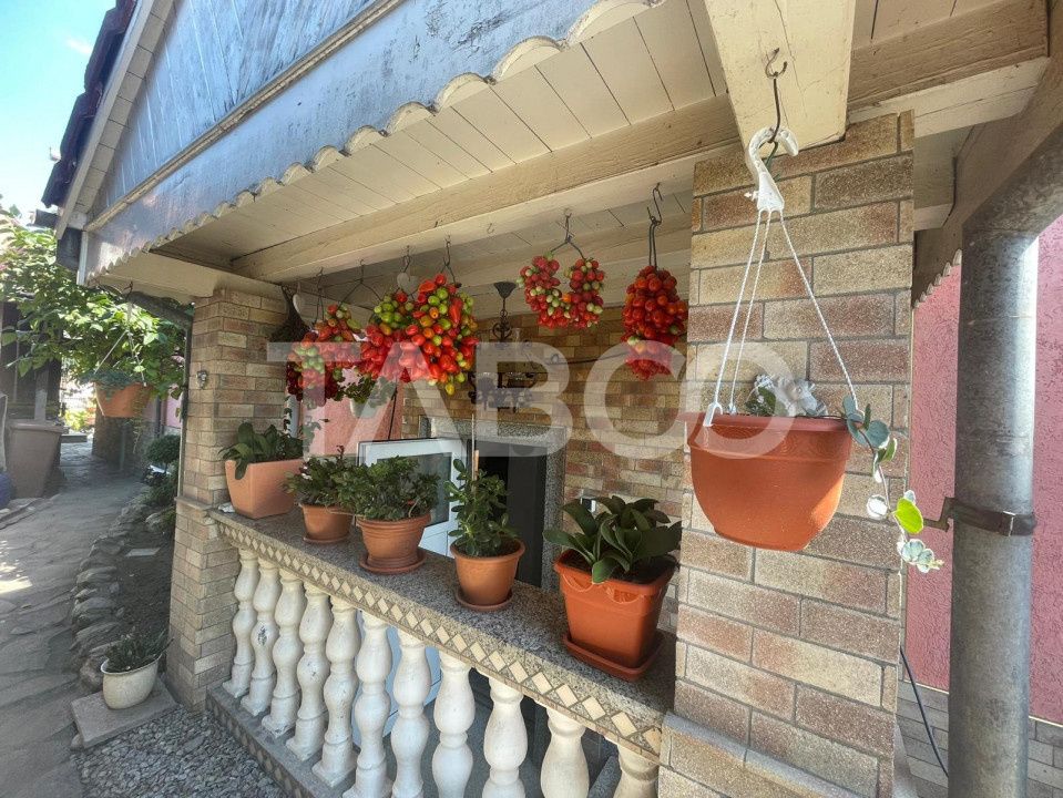 Casa deosebita  de vanzare 453 mp utili si curte 528 mp in Avrig – fotografia 7 din 32
