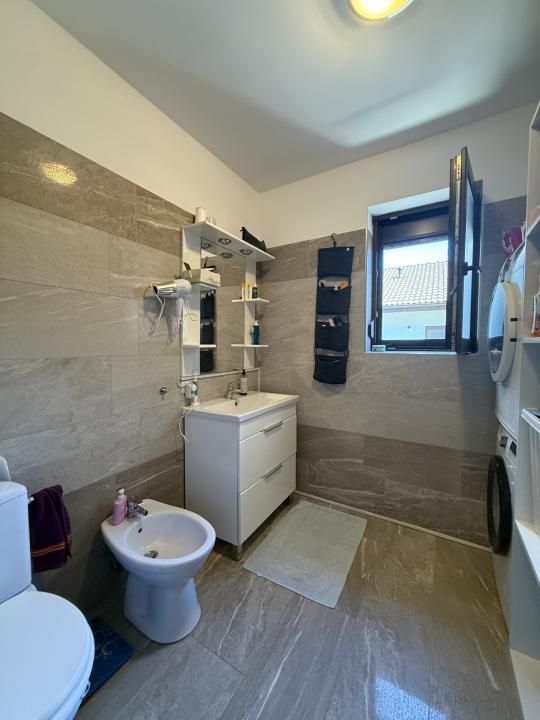 Apartament spatios cu 4 camere, decomandat, etaj 3 - Giroc, zona Planetelor – fotografia 8 din 10